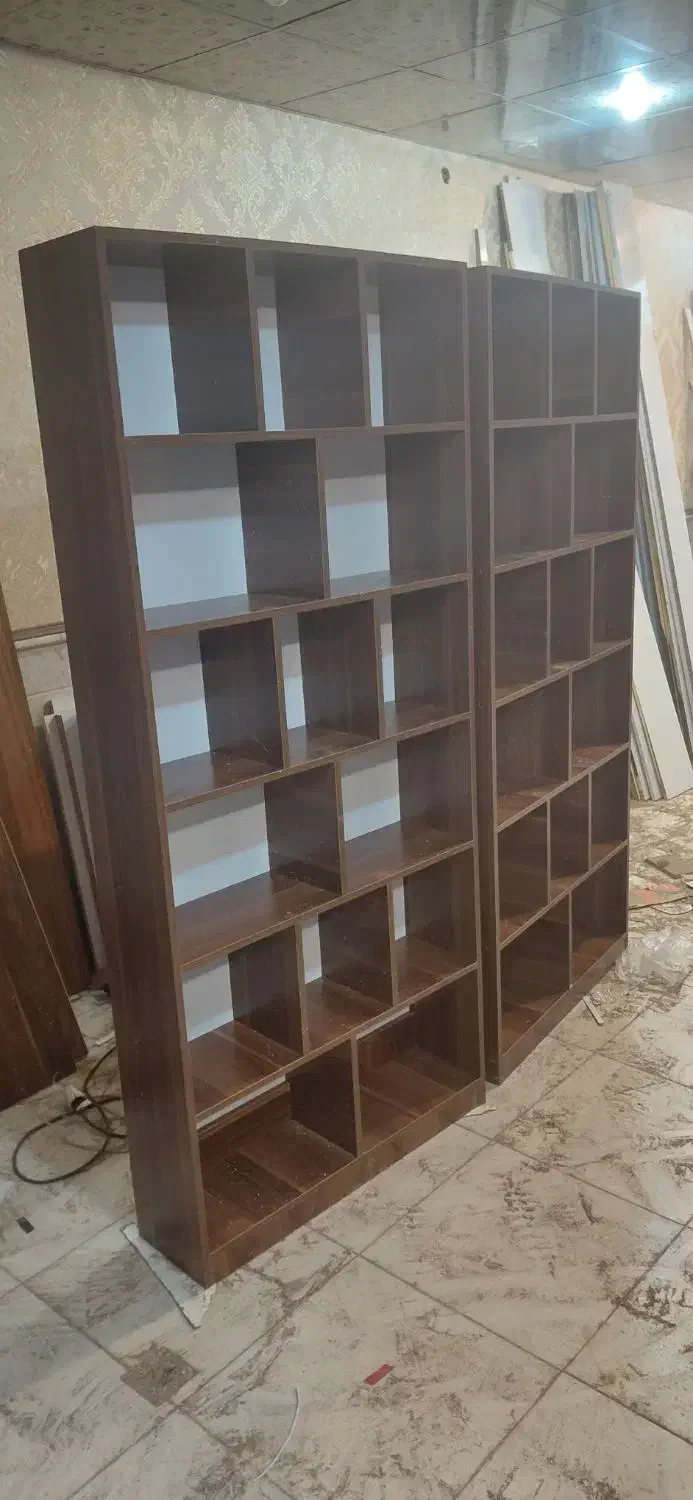 کتابخانه پله ای|کتابخانه، شلف، قفسههای دیواری|قم, کلهری|دیوار