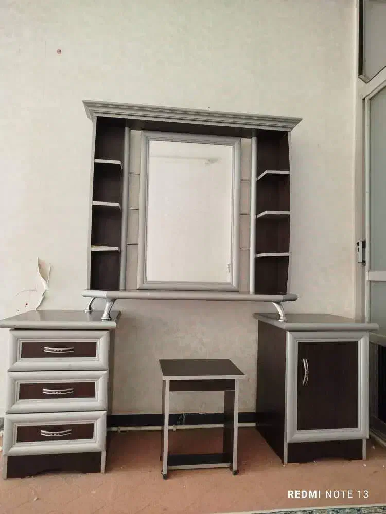 میز آرایش با کمد و صندلی|تخت و سرویس خواب|لار, |دیوار