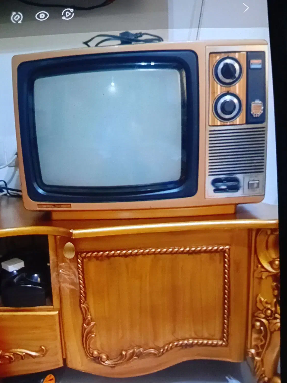 تلویزیون دکوری کلکسیونی|کلکسیون اشیاء عتیقه|رشت, پاره بیجار|دیوار