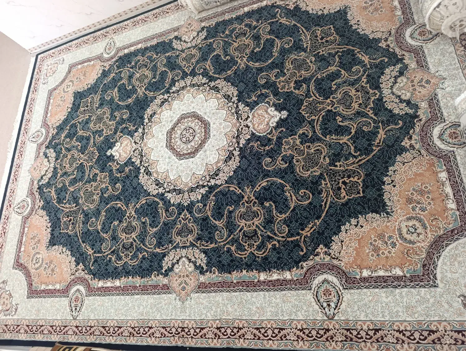 فرش کرم سورمه ای|فرش|دهدشت, |دیوار