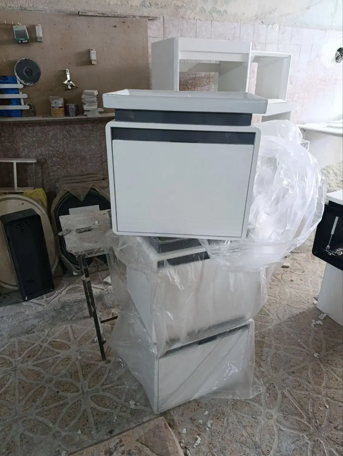 گروه صنعتی به روزکابین|لوازم سرویس بهداشتی|همدان, |دیوار