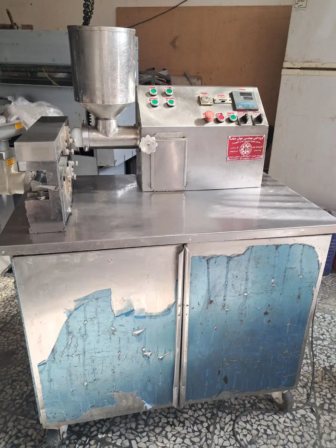 دستگاه کباب زن کوبیده گیر سیخ گیر بابایyyh|کافیشاپ و رستوران|اصفهان, زاجان|دیوار