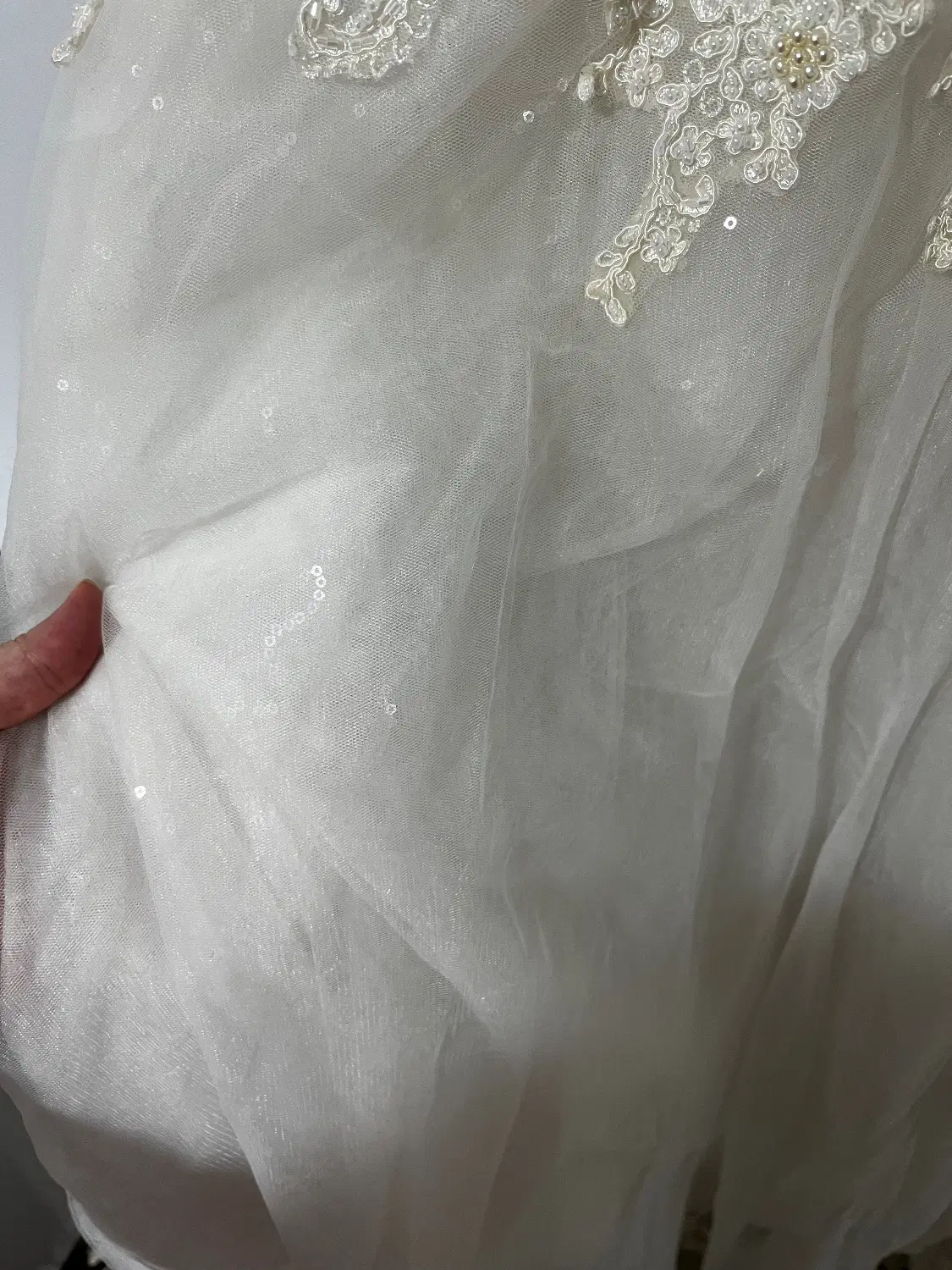 لباس عروس|لباس|رشت, چمارسرا|دیوار