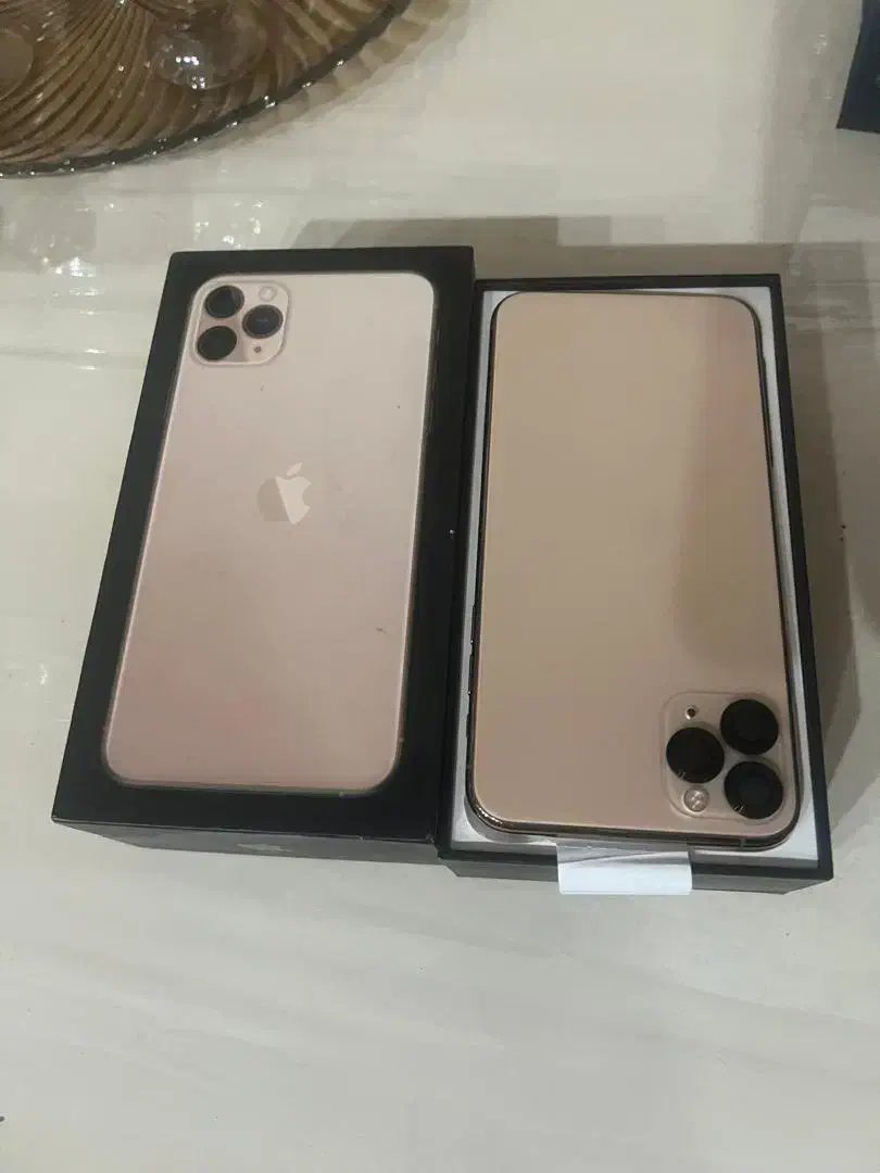 اپل iPhone 11 Pro Max با حافظهٔ ۲۵۶ گیگابایت|موبایل|شیراز, زند|دیوار