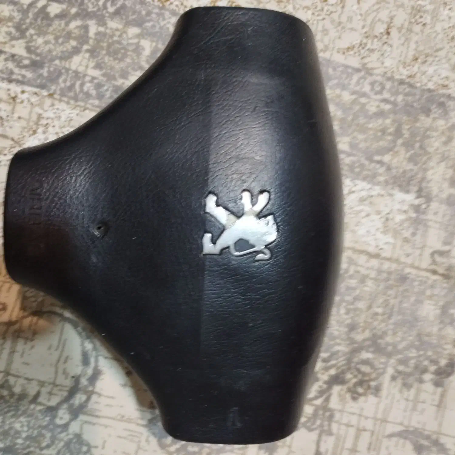 یک عدد ایربگ 206دوفیشه ویه جفت و یه تک لاستیک رانا|قطعات یدکی و لوازم جانبی|کرج, خرمدشت|دیوار