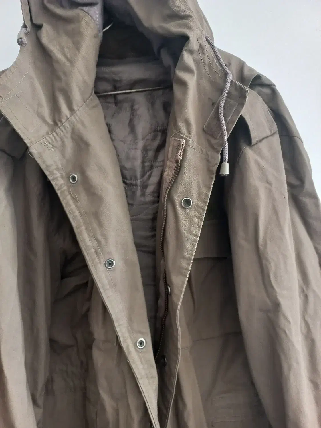 لباس سربازی|لباس|مسجد سلیمان, |دیوار