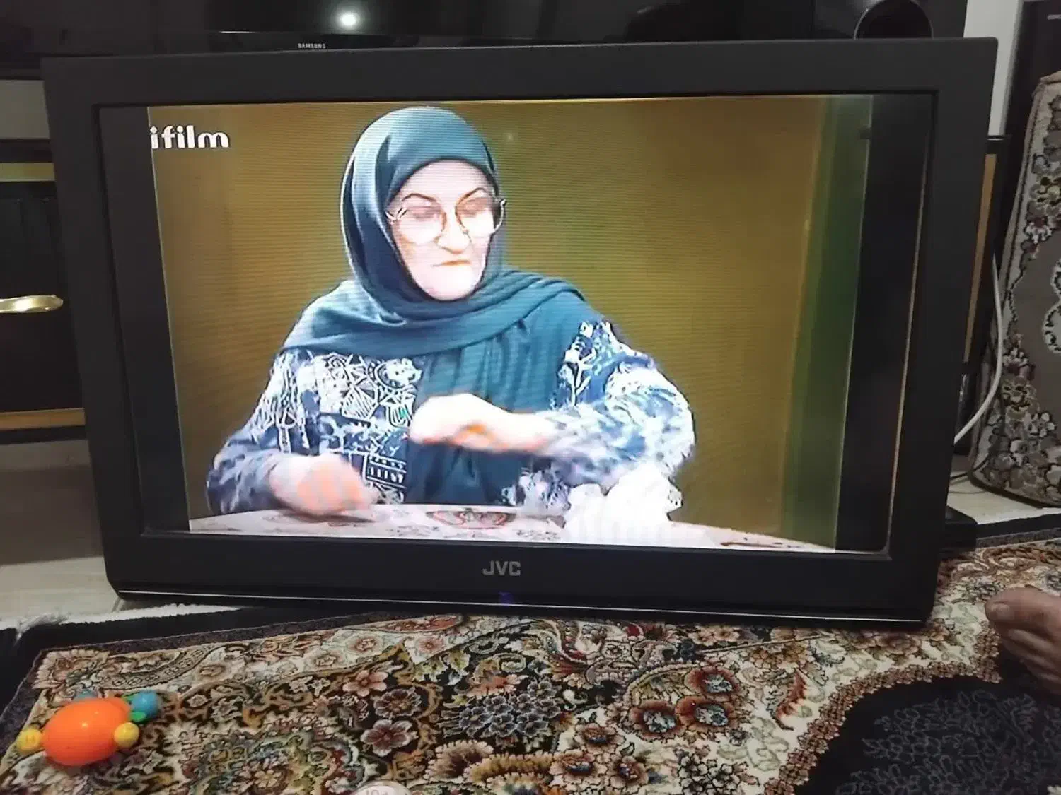 تلوزیون ۳۲ جی وی سی اصل ژاپن|تلویزیون و پروژکتور|ورامین, ورامین|دیوار