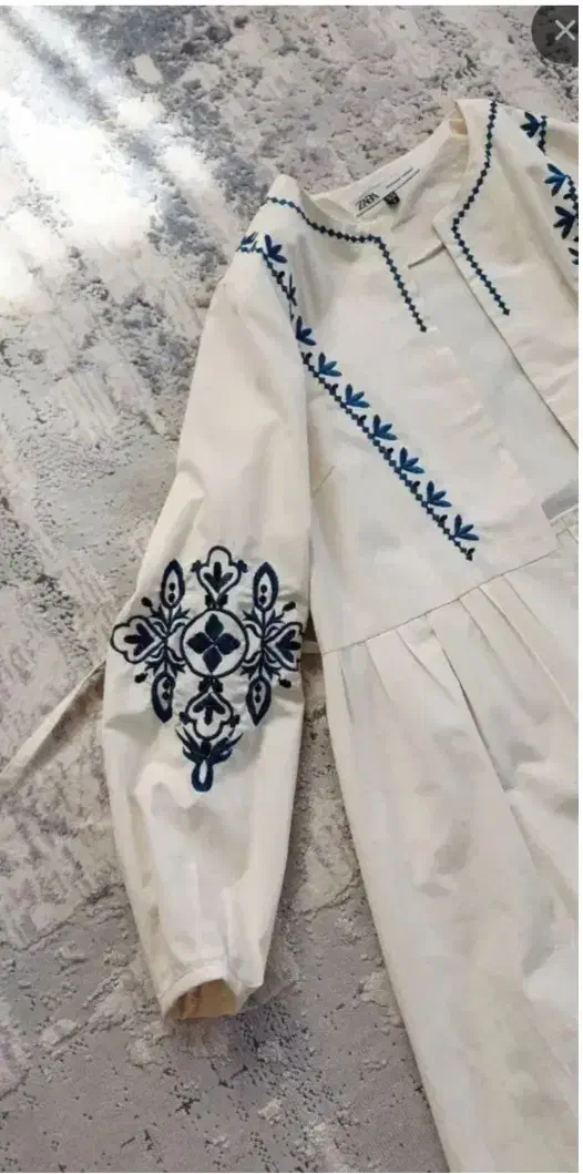 تعدادی لباس و مانتو|لباس|هشتگرد, شهرک ولیعصر (مصلی)|دیوار