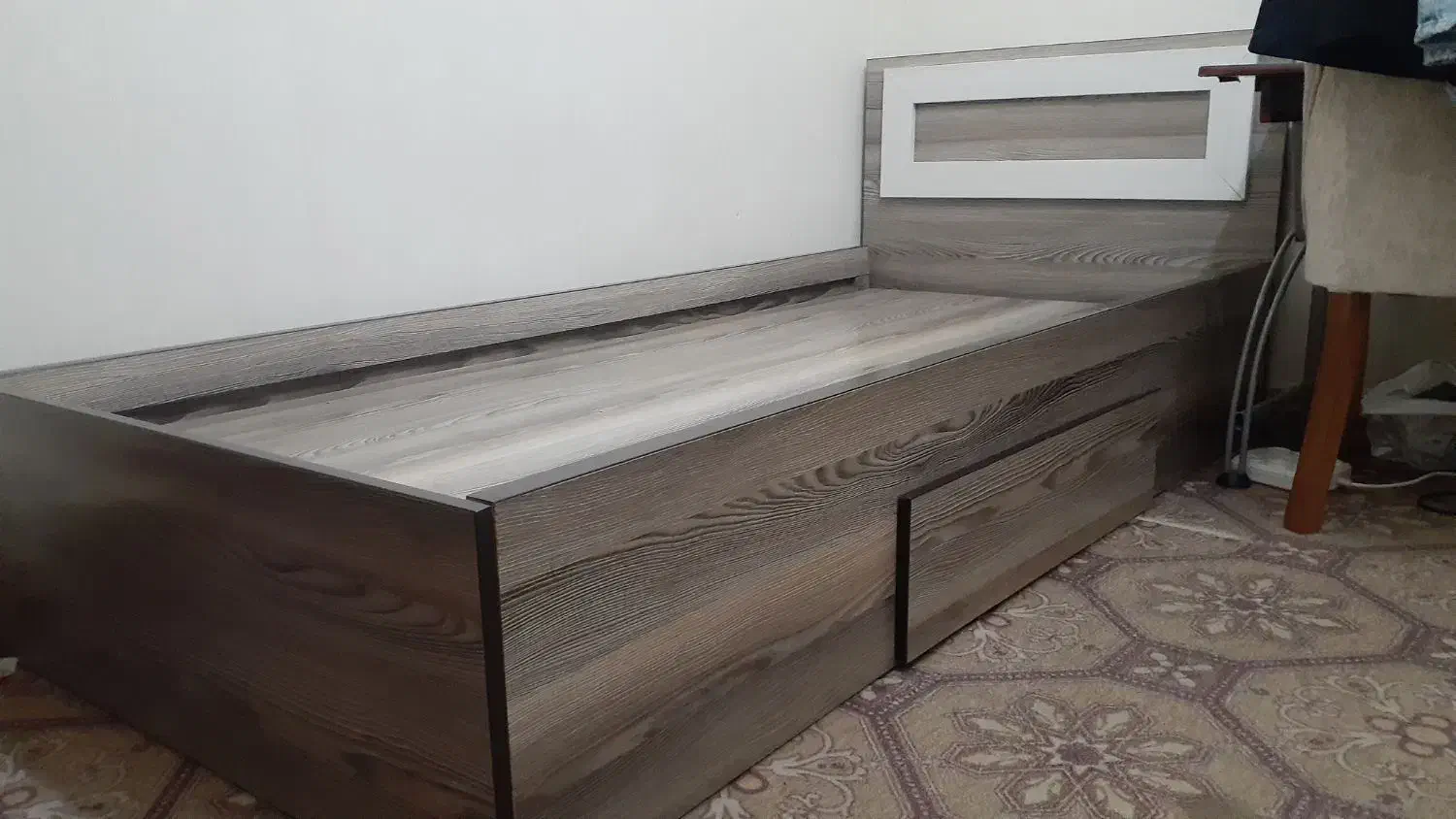 تخت خواب یک نفره جنس mdf|تخت و سرویس خواب|رشت, رودباری|دیوار