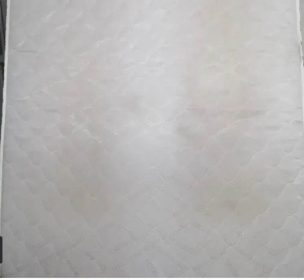 فرش ۱۲متری کرم رنگ ،چهار عدد پشتی سالم وخوشخواب|فرش|فسا, |دیوار