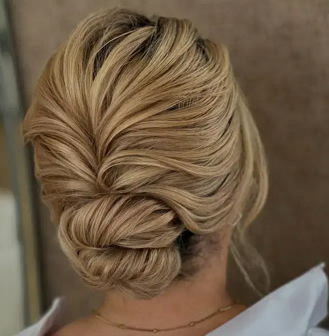 انجام شنیون کاشت مژه ومیکاپ وهمکاری با سالنها|خدمات آرایشگری و زیبایی|اندیشه, اندیشه فاز ۱|دیوار