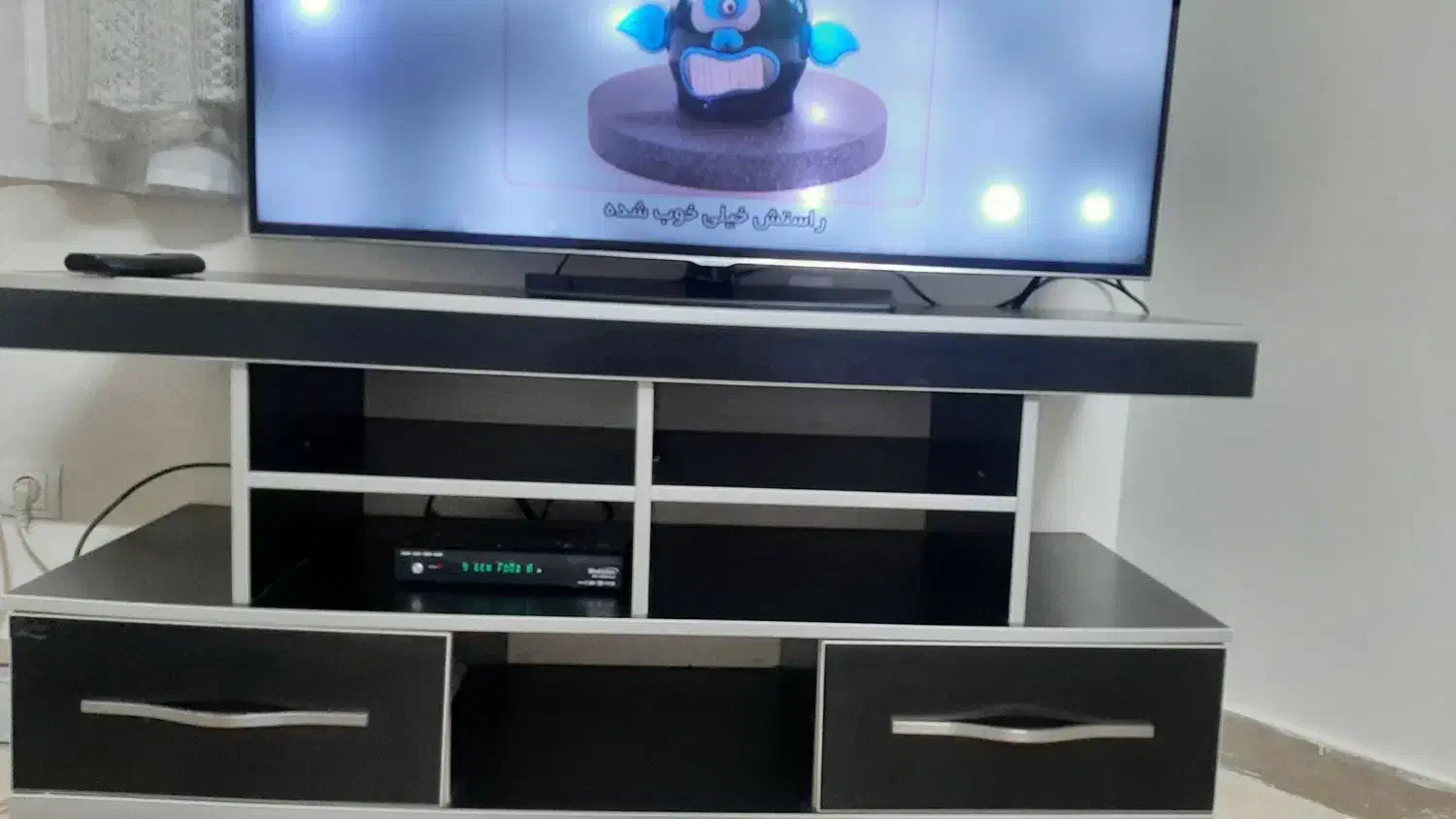 میزتلویزیون سالم|میز تلویزیون|فولادشهر, مسکن مهر فولادشهر|دیوار