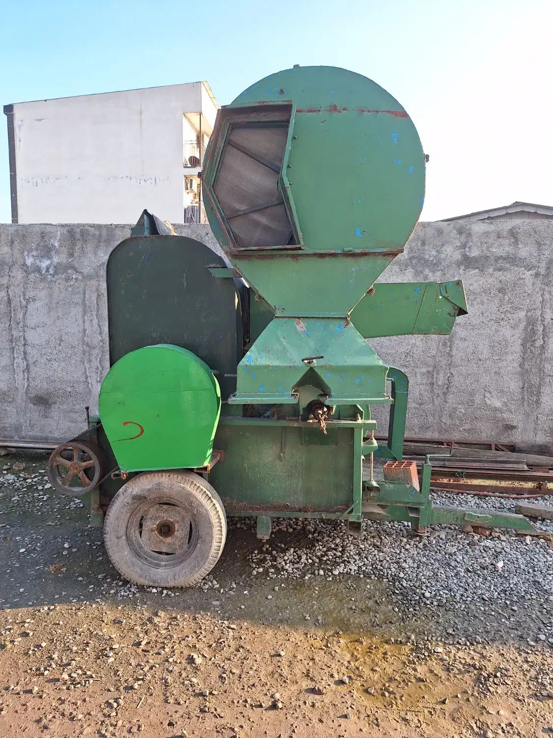 تراکتور و کاهکوب|ماشین‌آلات صنعتی|آق قلا, |دیوار