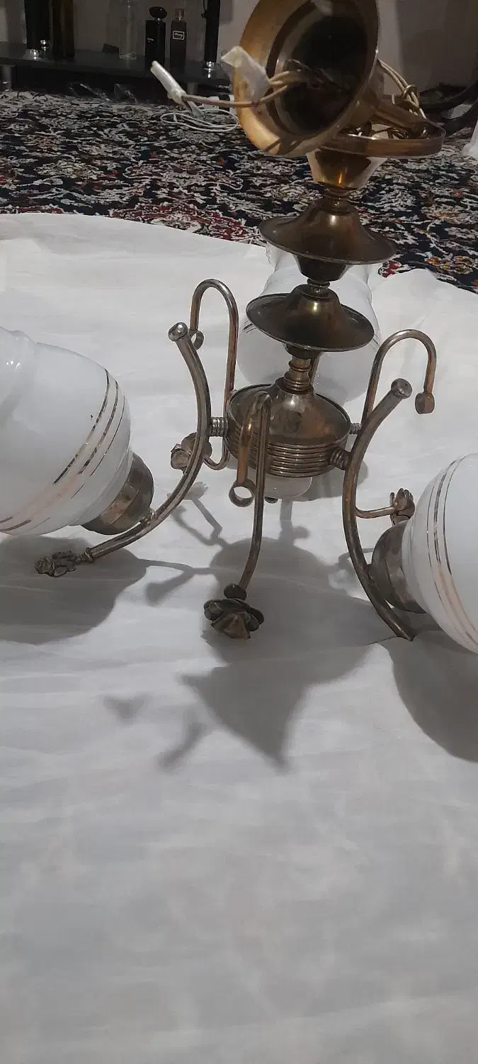 لوستر سه شاخه برنجی|لوستر و چراغ آویز|تبریز, |دیوار