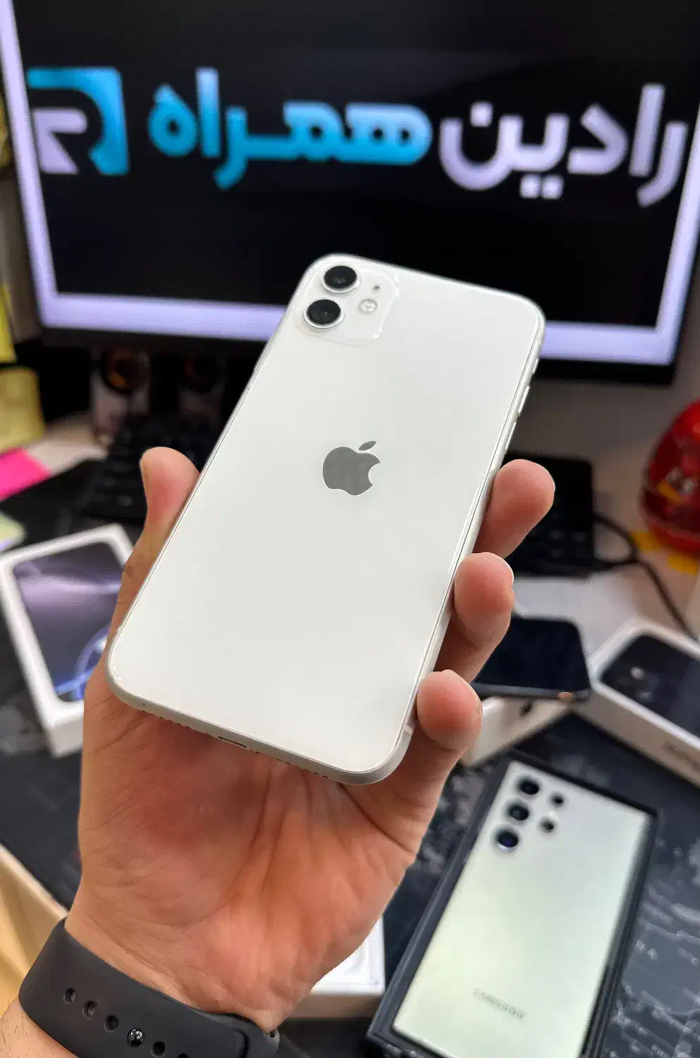 فروش اعتباری IPHONe 11 با یک فقره چک صیادی|موبایل|گنبد کاووس, |دیوار