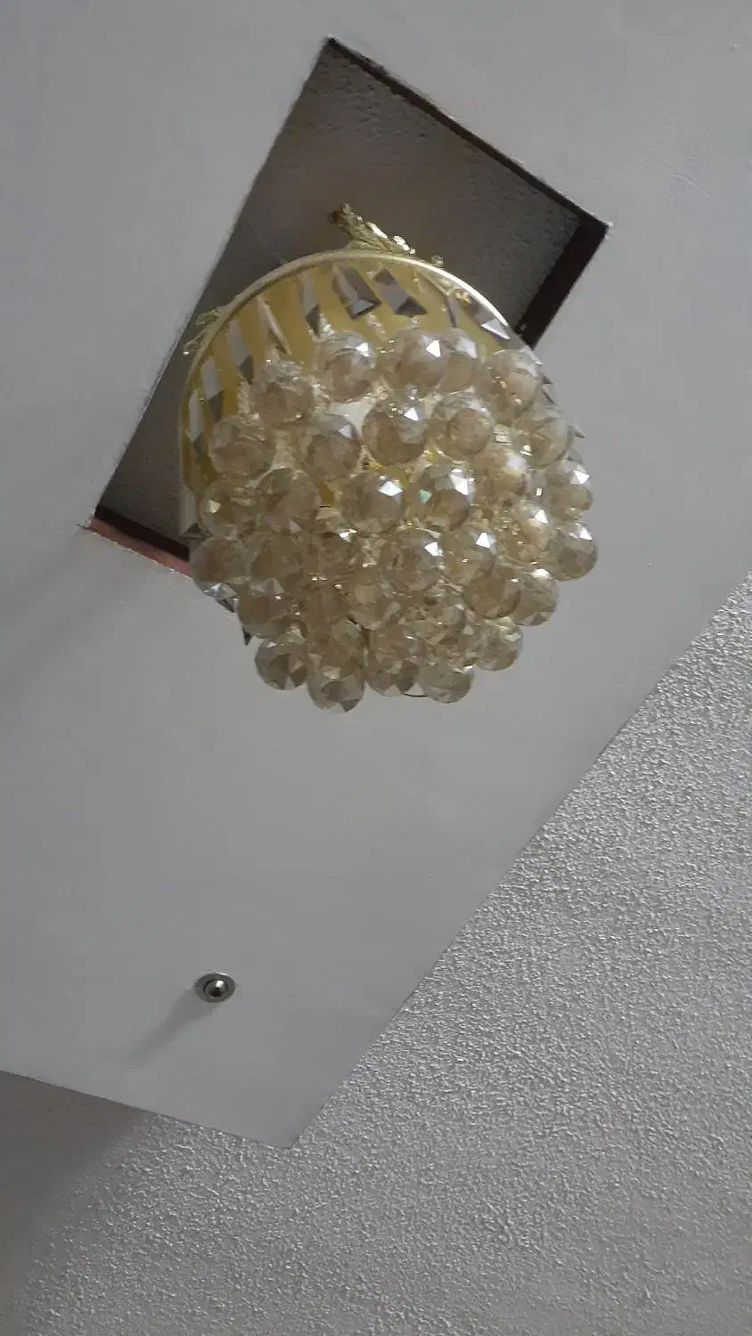 لوستر زیبا و جمع و جور با لامپ کم مصرف|لوستر و چراغ آویز|اصفهان, برزان|دیوار