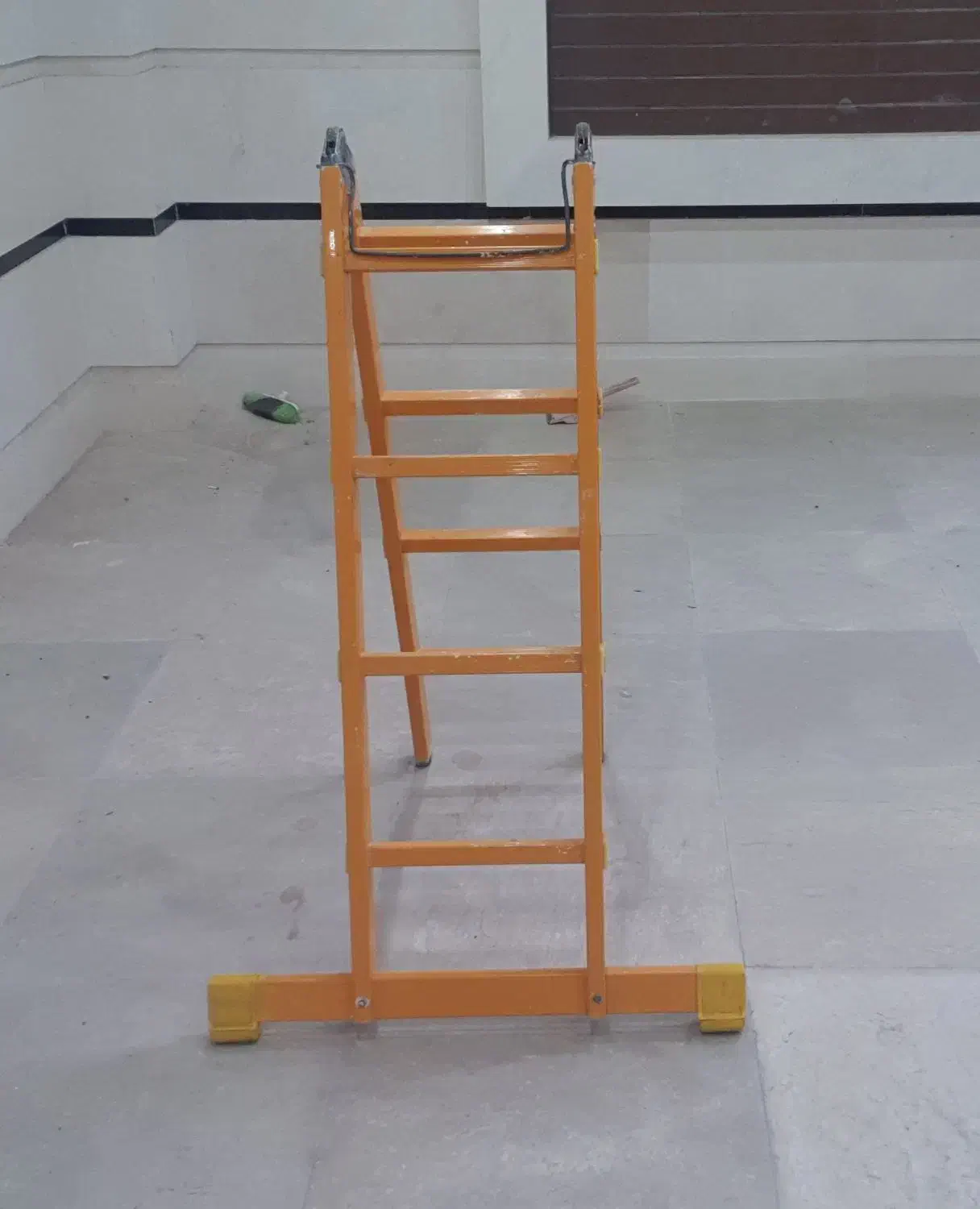 یکی کوسن و پله تاشو آلمینیومی درحدنو|رختخواب، بالش، پتو|بندرعباس, |دیوار