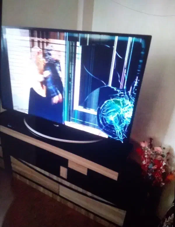 تلویزیون|تلویزیون و پروژکتور|فومن, |دیوار