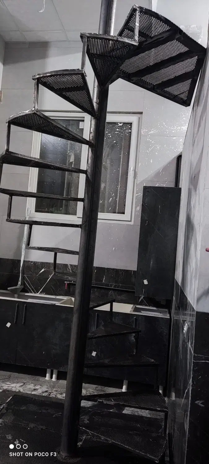 جوشکاری برش کاری خورده کاری پله گرد و ساده سایبان|خدمات پیشه و مهارت|مشهد, گلبرگ شمالی|دیوار