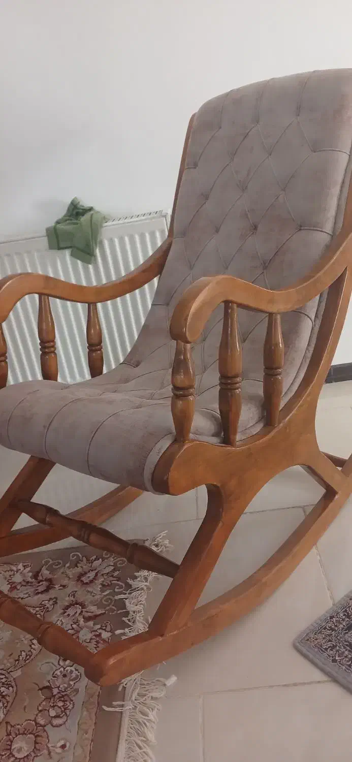 صندلی راحتی|صندلی و نیمکت|هشتگرد, شهرک ولیعصر (مهستان)|دیوار