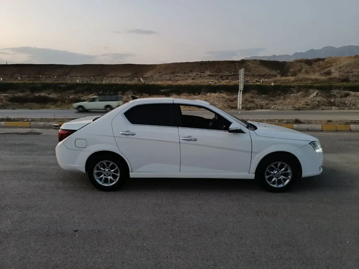 دنا پلاس سانروف دار|خودرو سواری و وانت|یاسوج, |دیوار