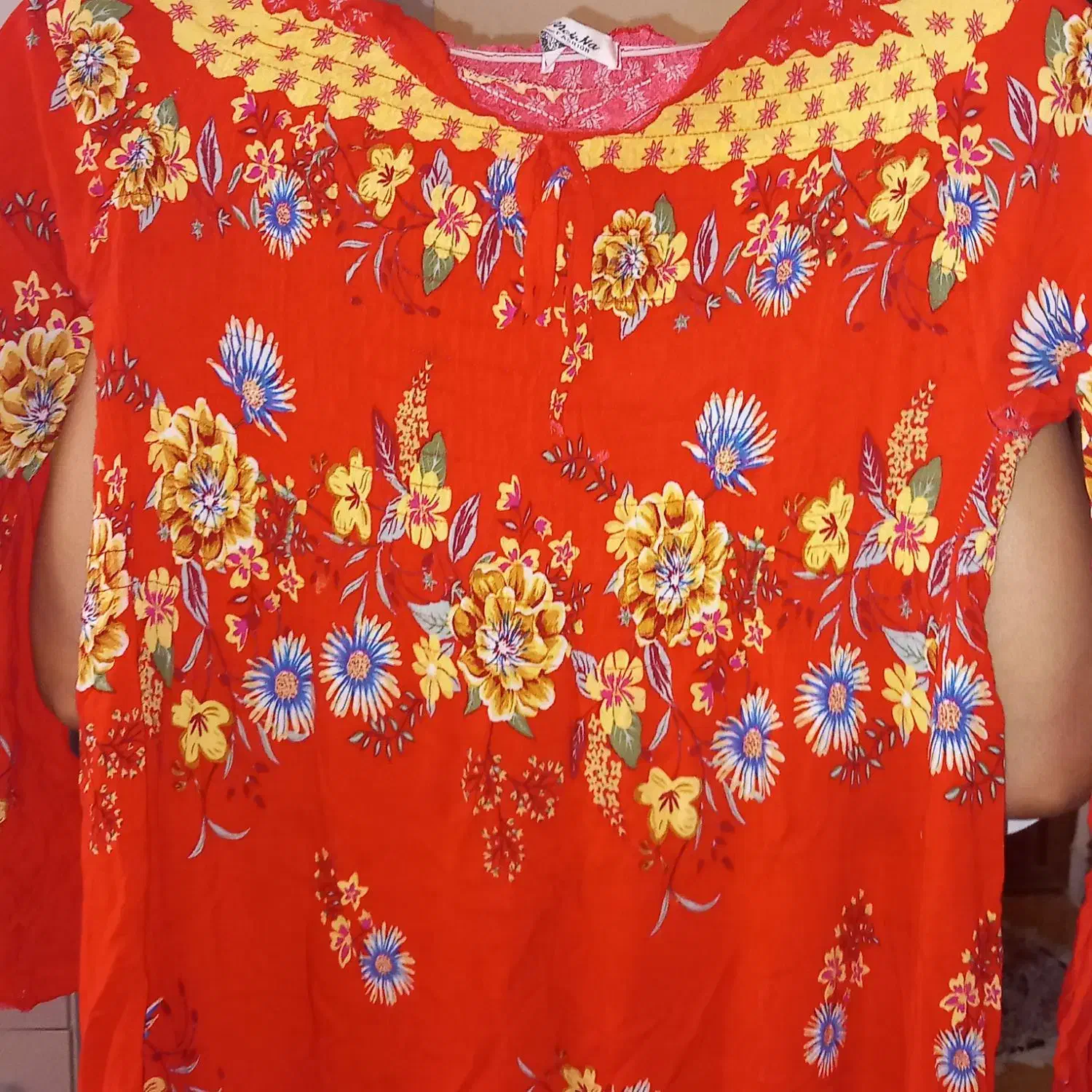 چند عدد لباس زنانه|لباس|اردبیل, |دیوار