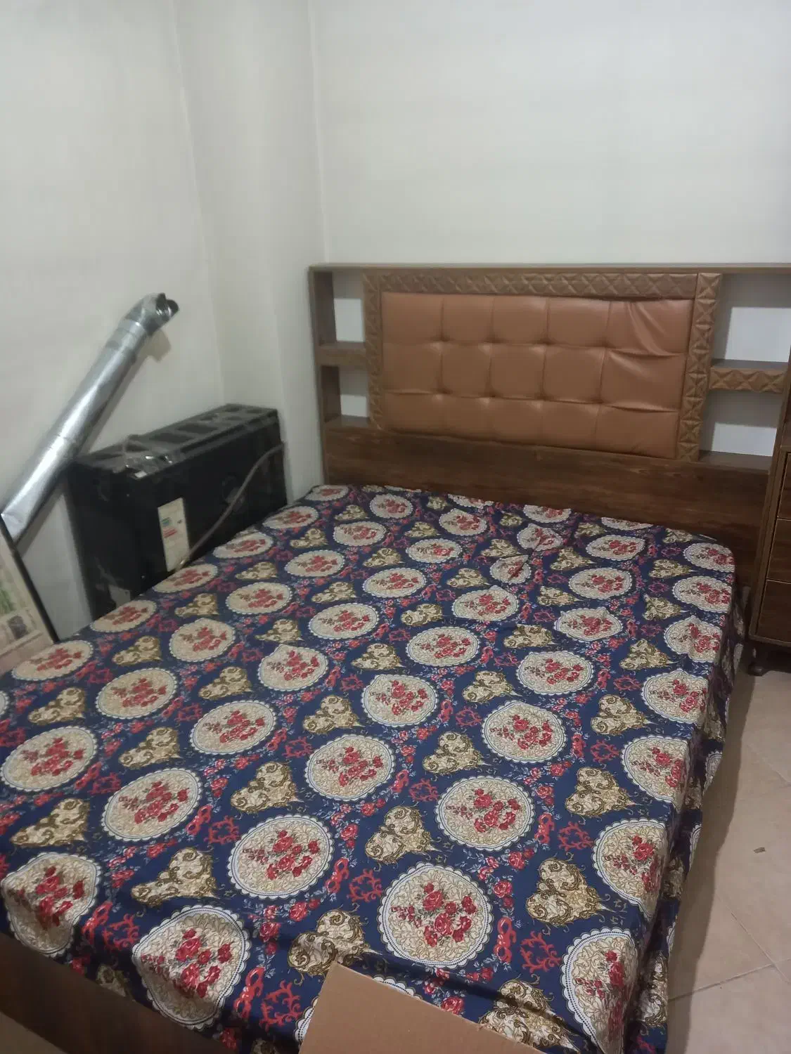 *سرویس خواب کامل بسیار نو و تمیز *|تخت و سرویس خواب|پردیس, فاز ۴|دیوار