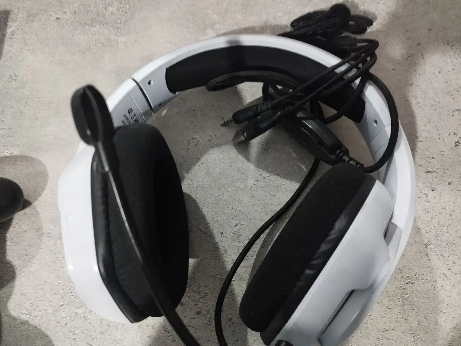 PS4|کنسول، بازی ویدئویی و آنلاین|شیراز, گچی|دیوار