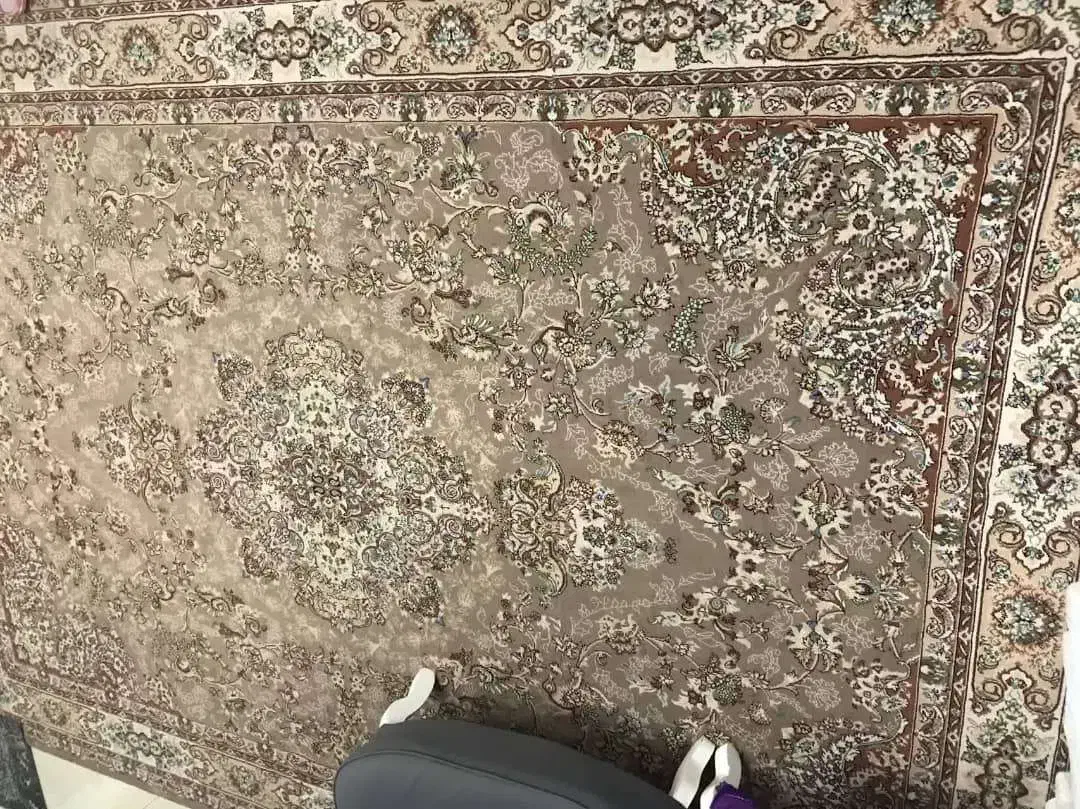 دو عدد فرش گردویی و کرمی|فرش|شریفآباد, |دیوار