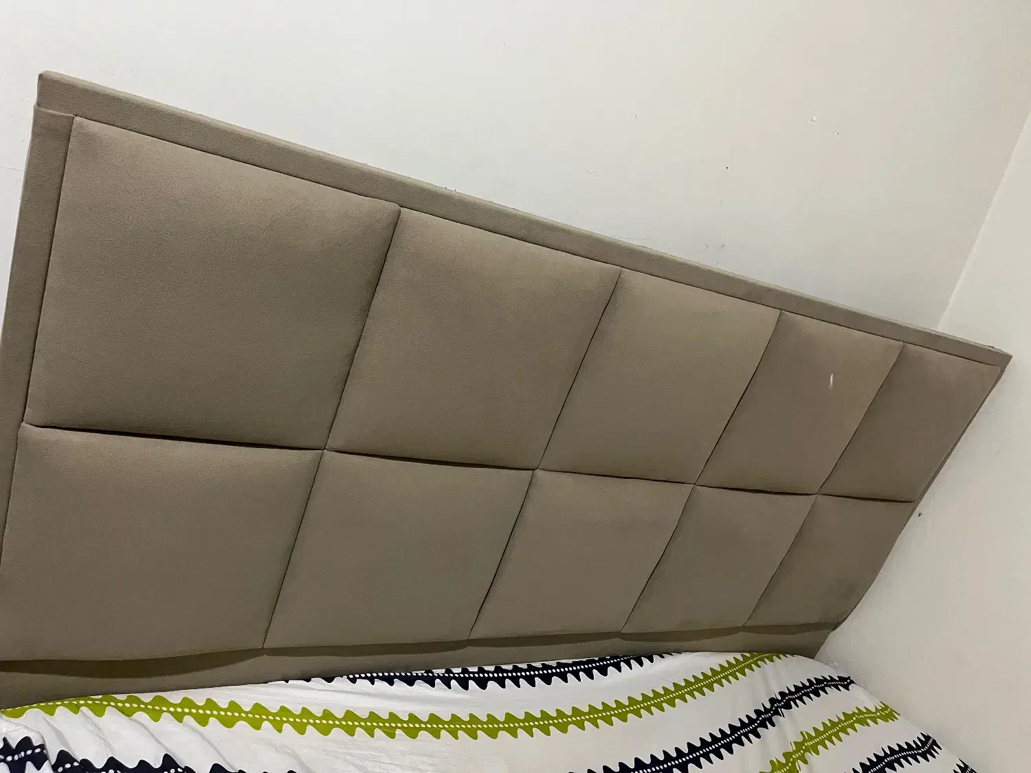 سرویس خواب|تخت و سرویس خواب|پرند, فاز ۲|دیوار