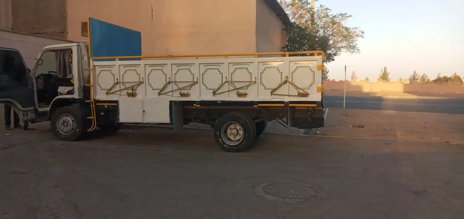 حمل بار با خاور ایسوزو ۶ تن اتاق فلز بزرگ|خدمات حمل و نقل|بیرجند, |دیوار