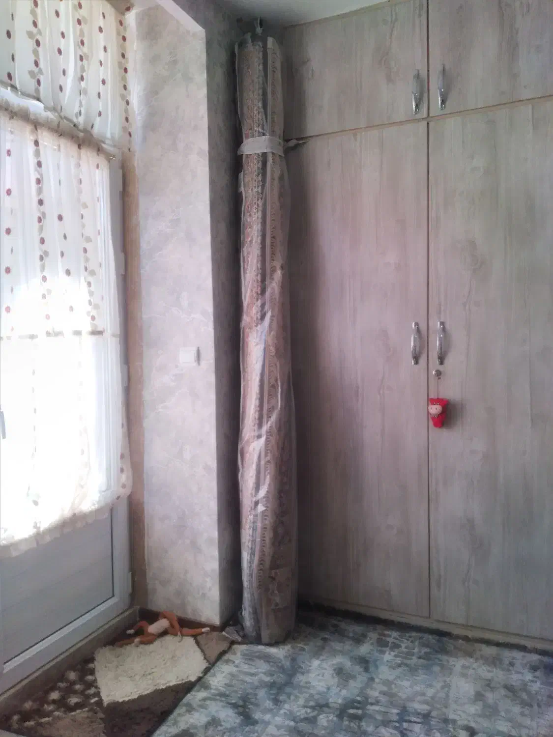 ۱ تخته فرش ۹ متری کاشان.. آکبند و پلمپ|فرش|شریف‌آباد, |دیوار