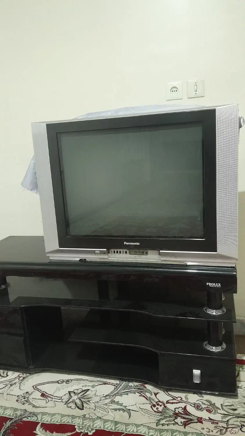 تلویزیون و میز قیمت مناسب|تلویزیون و پروژکتور|لنجان, |دیوار