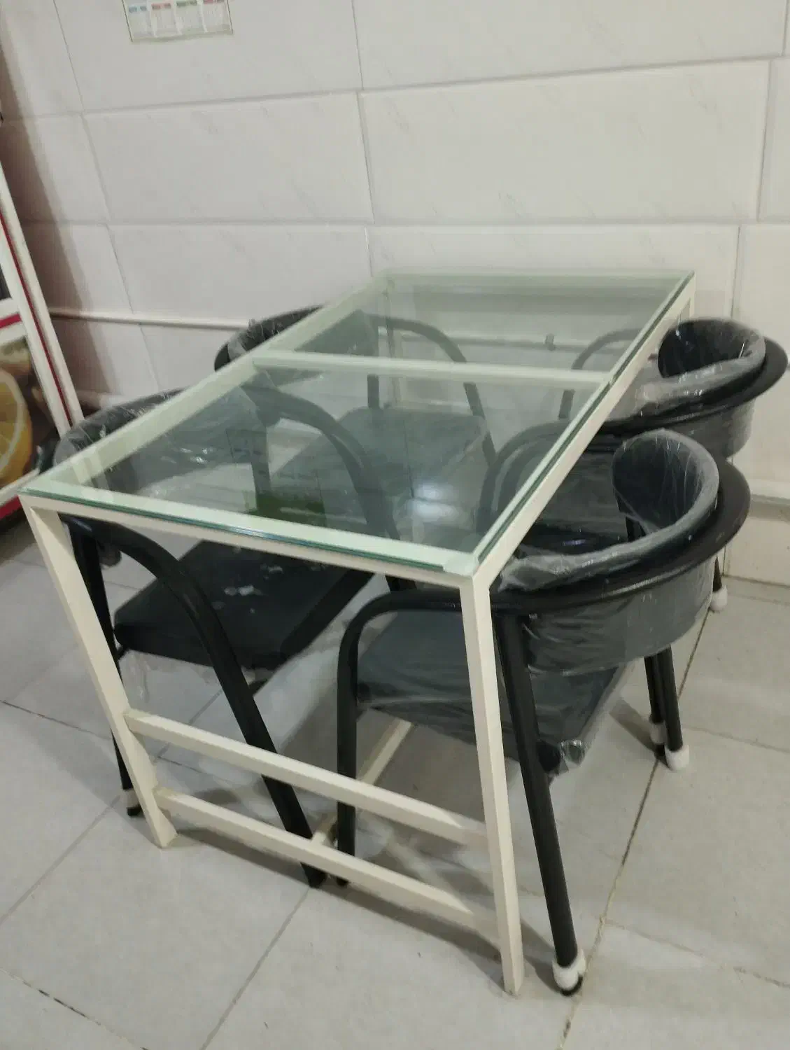 میز غذا خوری|میز و صندلی غذاخوری|سلماس, |دیوار