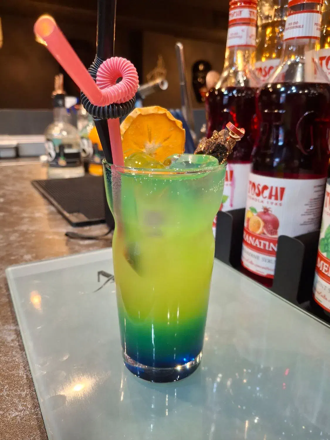 باریستا|استخدام خدمات فروشگاه و رستوران|تهران, فردوس|دیوار