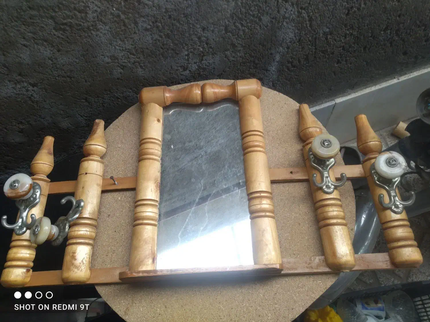 اینه|آینه|نیشابور, مبارکه|دیوار