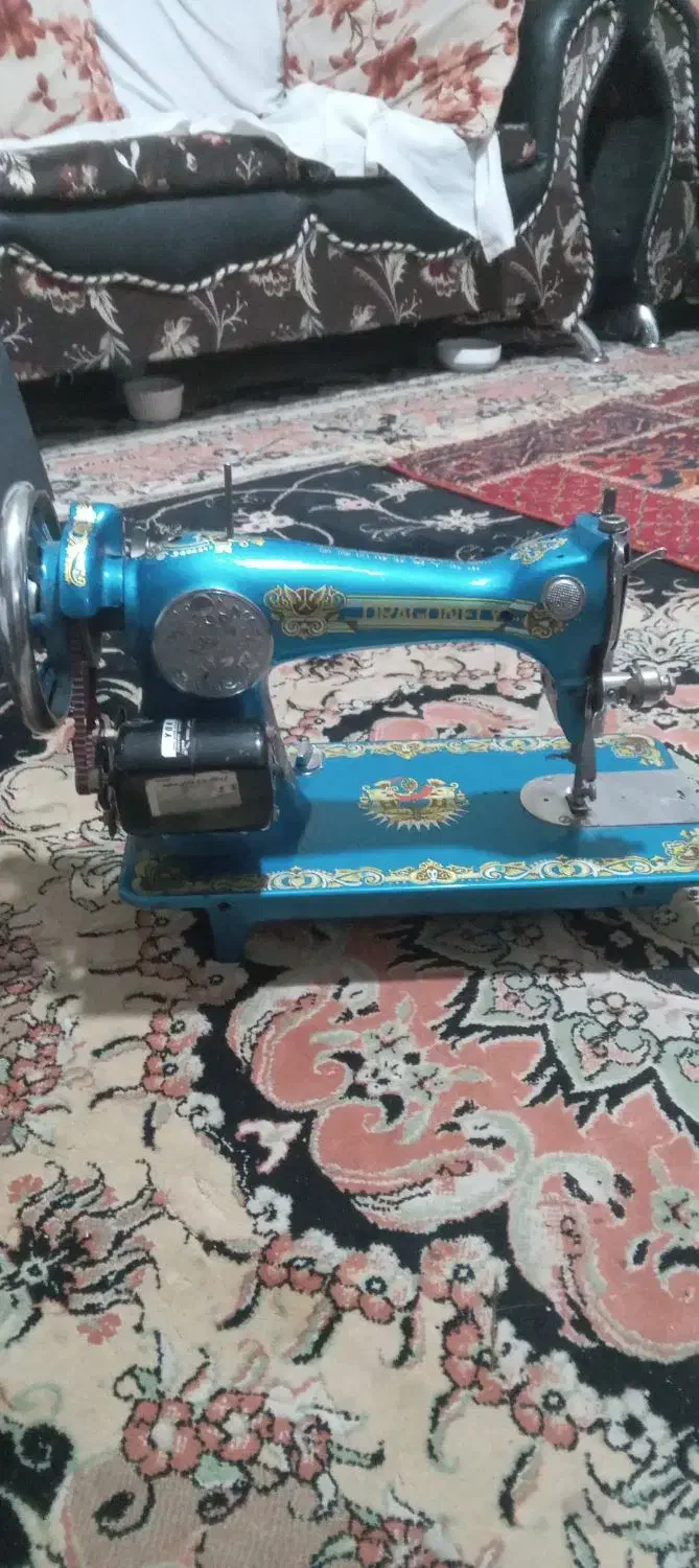 چرخ خیاطی|چرخ خیاطی و ریسندگی|گلبهار, شهر جدید گلبهار|دیوار