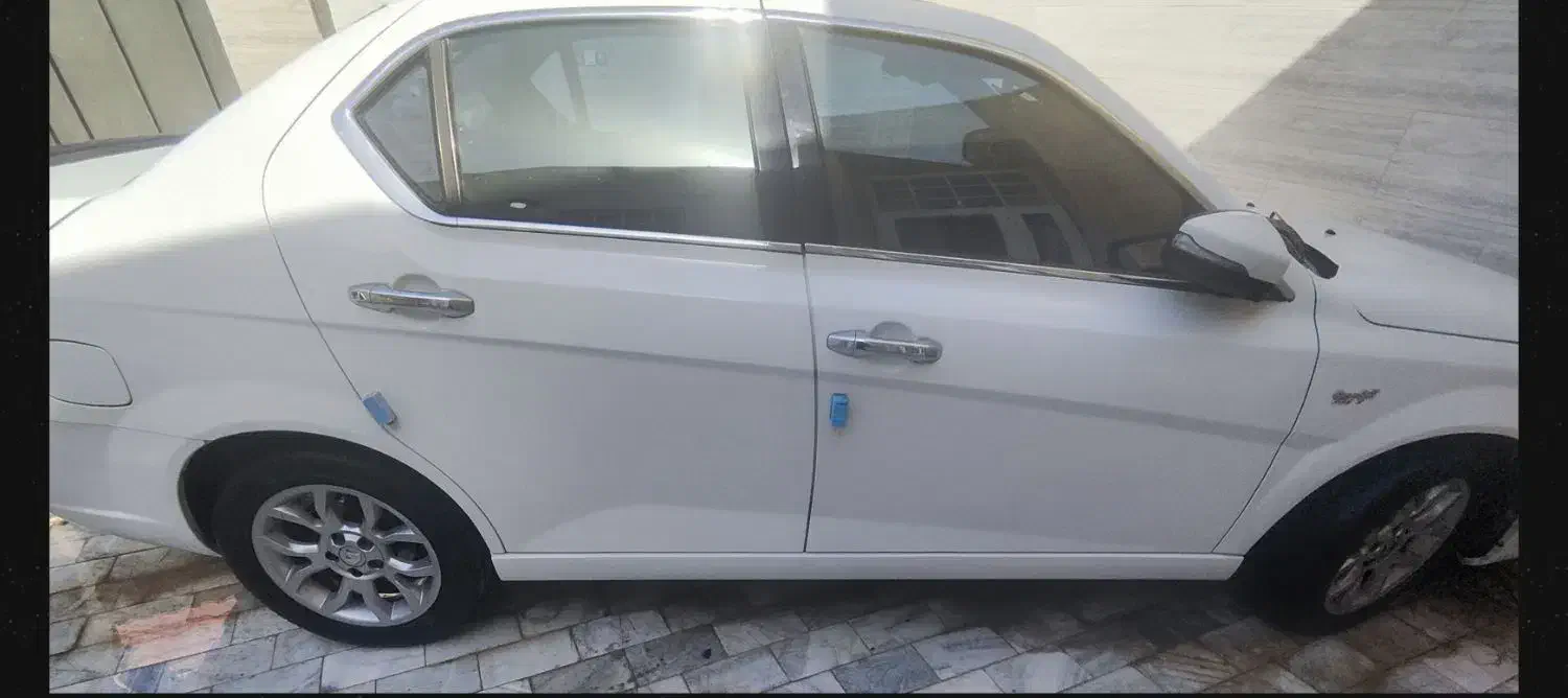 فروش ماشین دنا پلاس توربو اتومات. کم کار. کارمندی|خودرو سواری و وانت|زاهدان, |دیوار