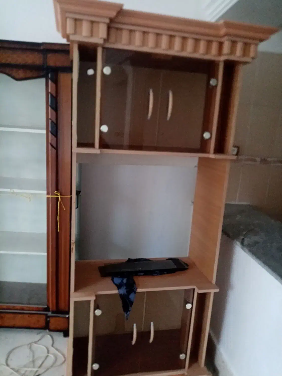 میز تلویزیون و بوفه|میز تلویزیون|تربتحیدریه, ترمینال|دیوار