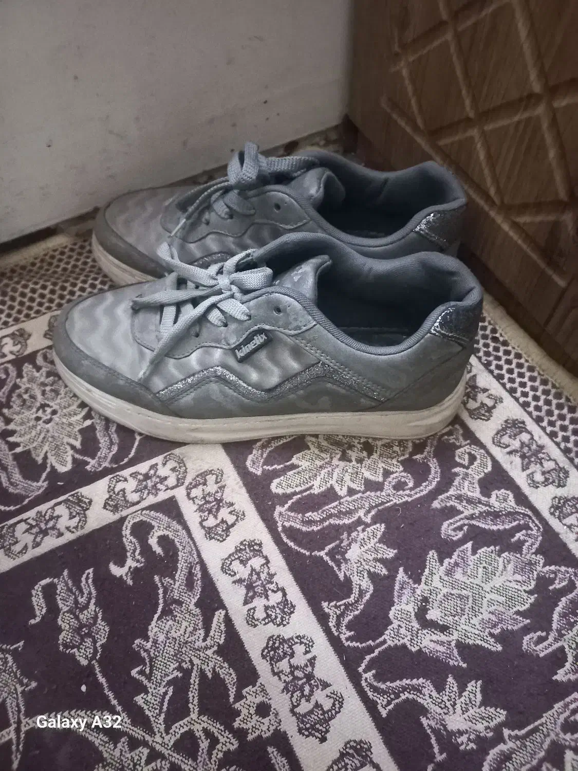 کفش|کیف، کفش، کمربند|گنبد کاووس, |دیوار