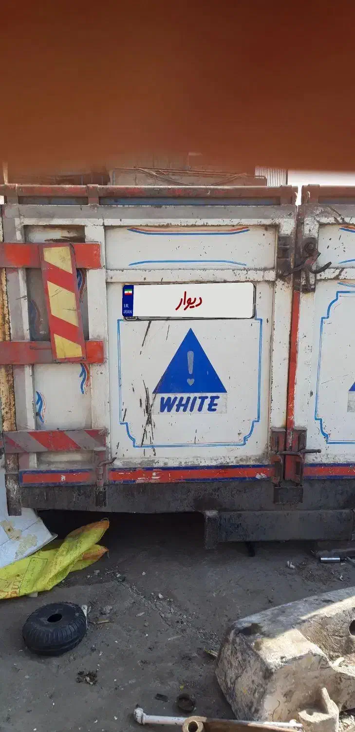 اتاق‌عقب‌جفت|خودرو سنگین|قم, قلعه صدری|دیوار