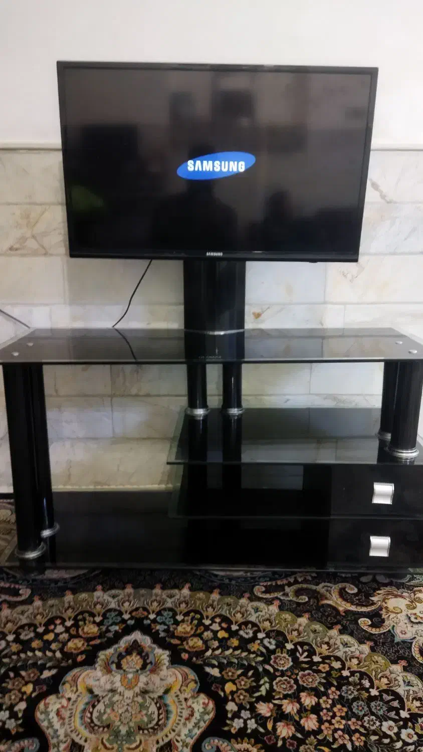 تلویزیون ال ای دی ۳۲ اینچ|تلویزیون و پروژکتور|قم, علی آباد سعدگان|دیوار