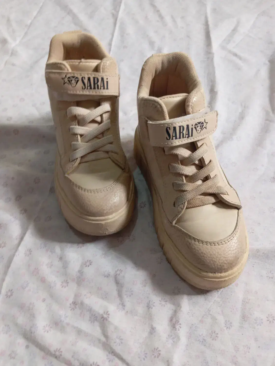 کفش و لباس بچه|کفش و لباس بچه|زابل, |دیوار