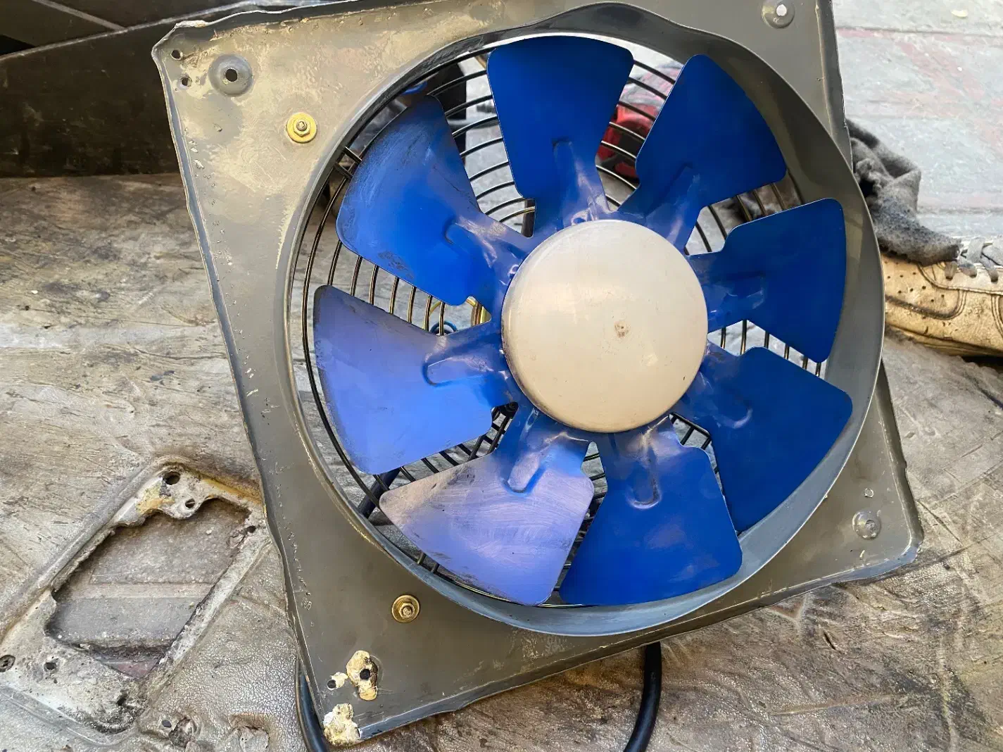 هواکش ۳۰*۳۰|پنکه و تصفیه‌کنندهٔ هوا|اصفهان, دانشگاه اصفهان|دیوار