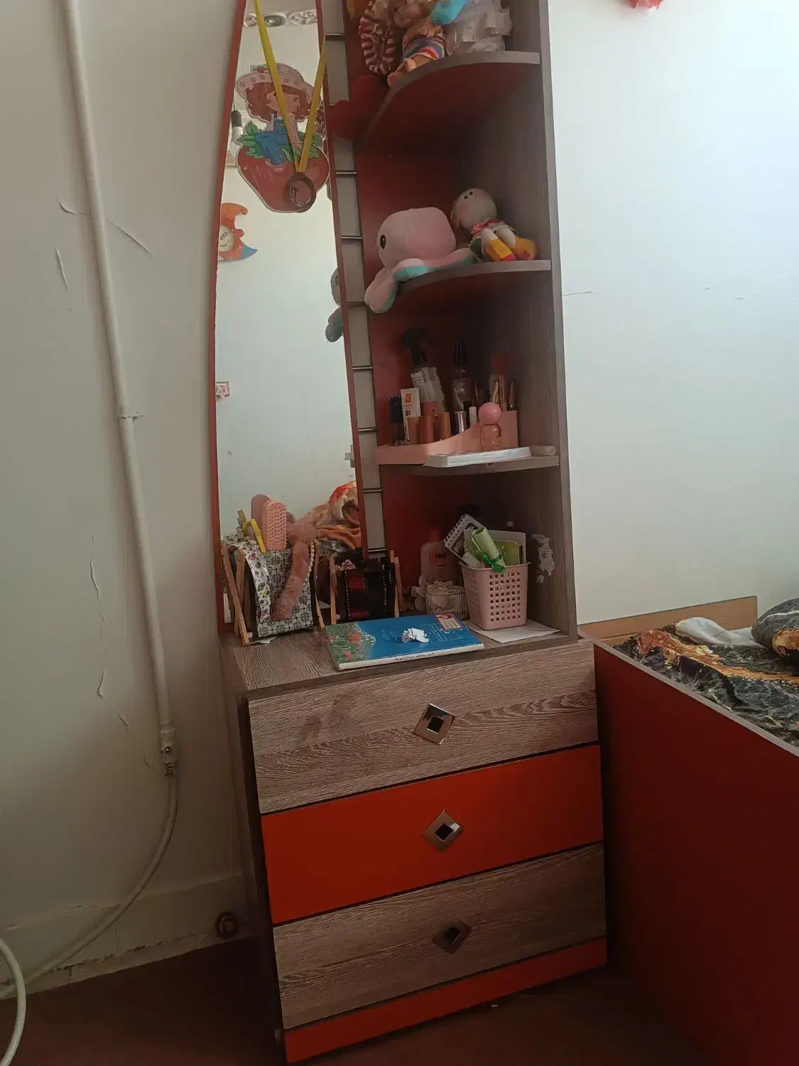 کمد و میز ارایش|جاکفشی، کمد، دراور|اصفهان, قهجاورستان|دیوار