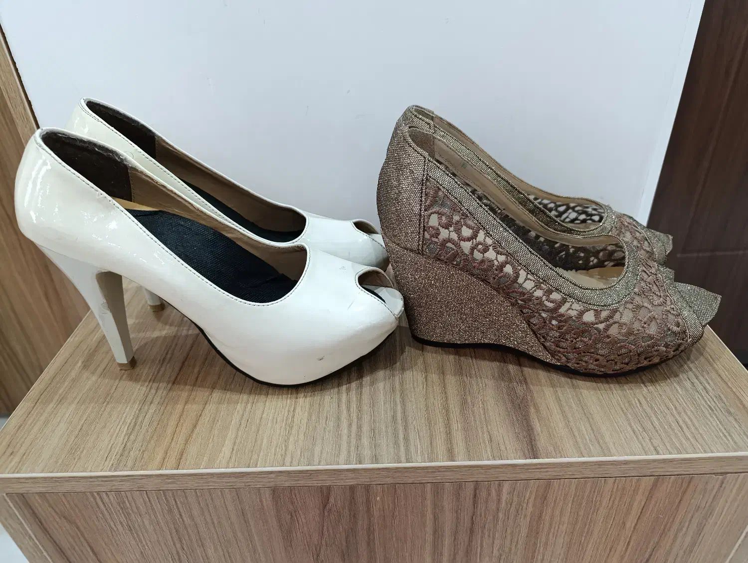 کفش مجلسی|کیف، کفش، کمربند|بوئین زهرا, |دیوار