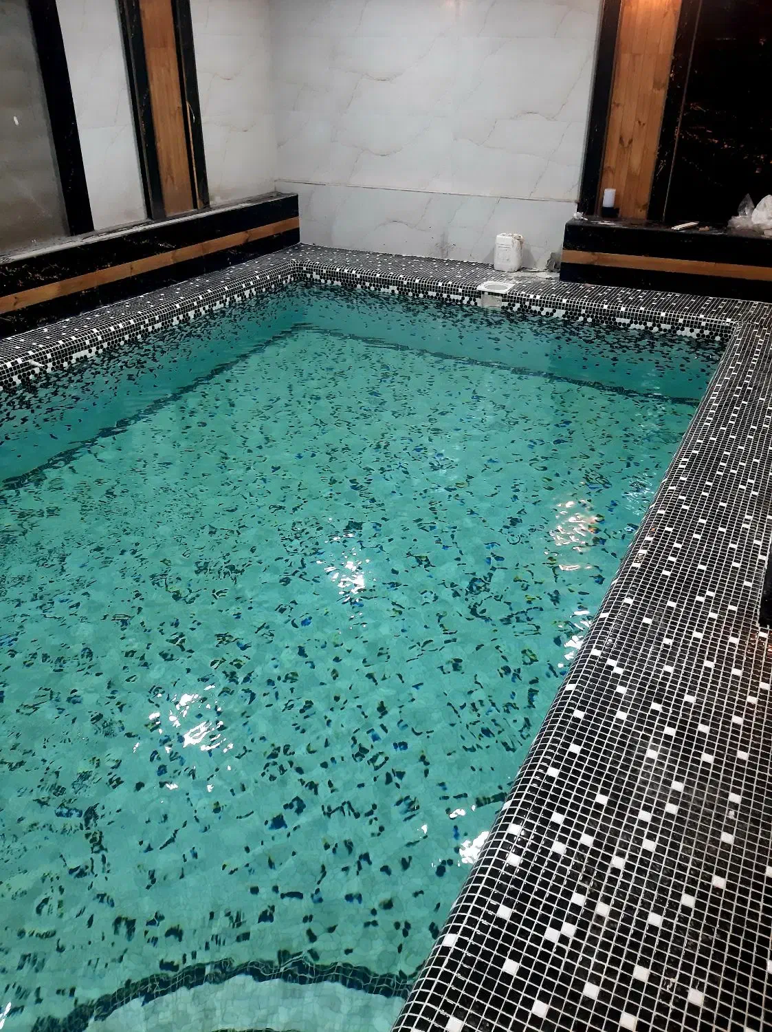 اجاره ویلا بارانلو با استخر سرپوشیده نوساز|اجارهٔ کوتاه‌مدت ویلا و باغ|خسروشاه, |دیوار