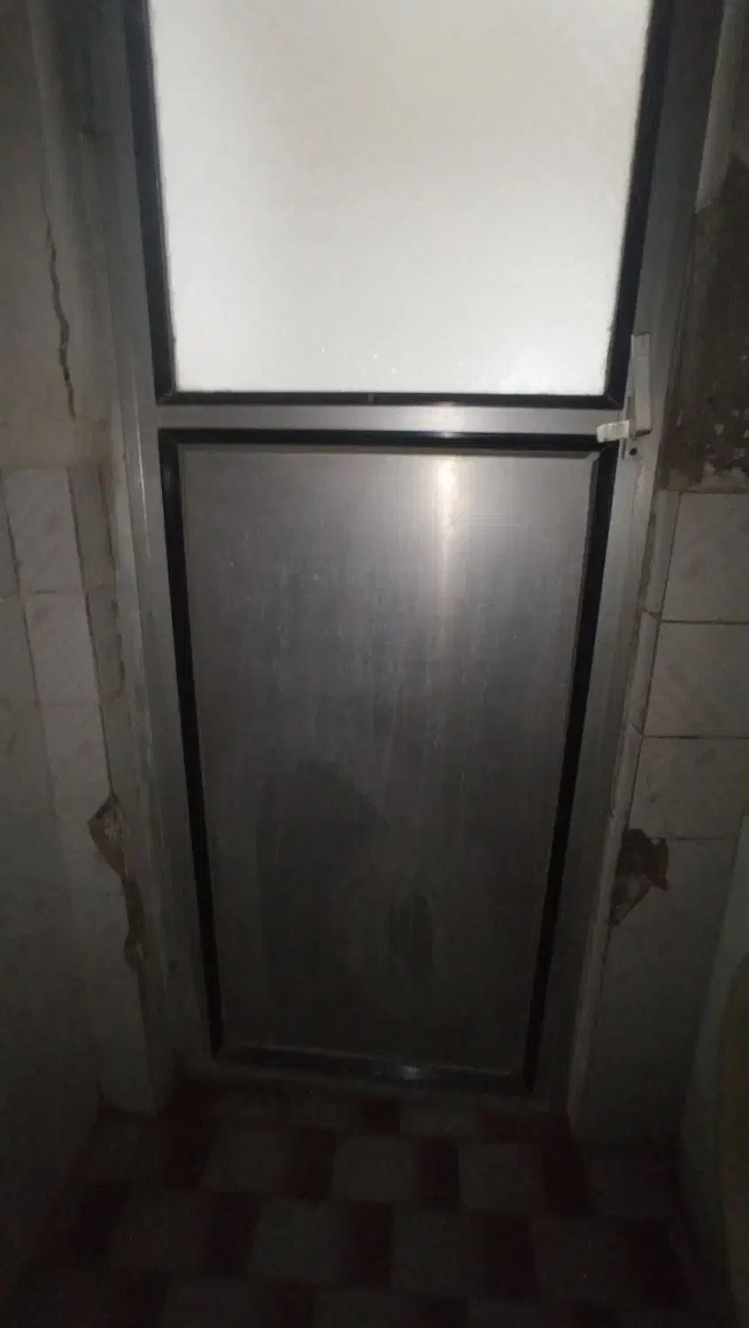 درب وسط آلومینیومی حمام قیمت مناسب|مصالح و تجهیزات ساختمان|آق قلا, |دیوار