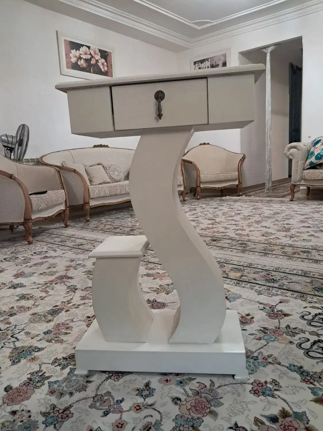 میزتلفن|میز تلفن|رشت, کوی حسینی|دیوار