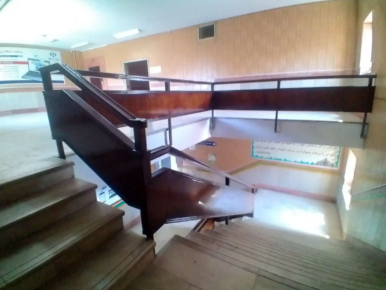 نقاشی ساختمان نصب کاغذدیواری|خدمات پیشه و مهارت|کرمانشاه, |دیوار